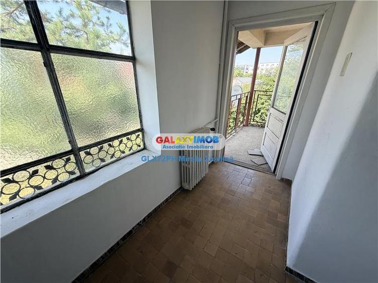 Casă cu 5 camere cu Garaj în Central