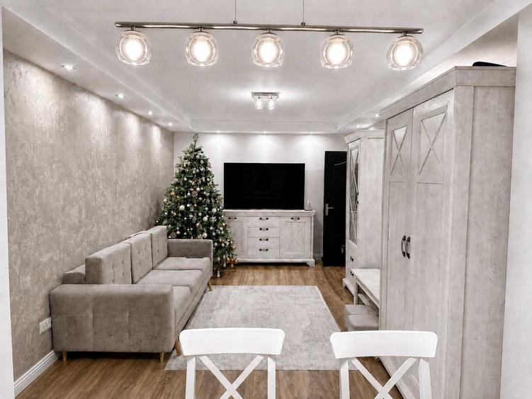 Apartament cu 3 camere decomandat în Ultracentral