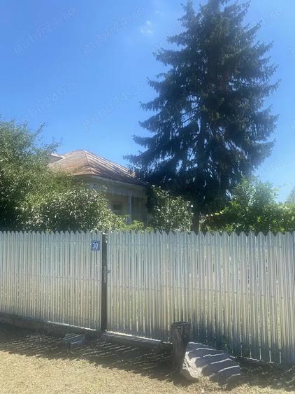Casă cu 4 camere în Însurăței