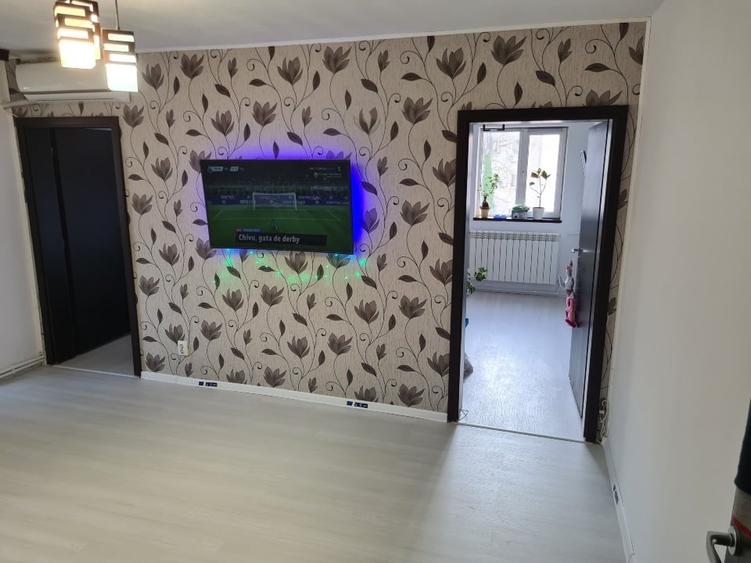 Apartament cu 4 camere semidecomandat în Inel II