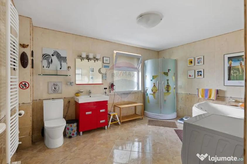 Casă cu 4 camere cu Teren 921 Mp în Subcetate
