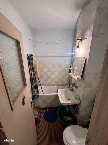Apartament cu 3 camere în Uiești