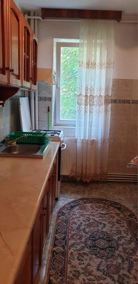 Apartament cu 2 camere semidecomandat în Tractorul