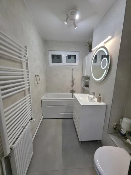 Apartament cu 3 camere semidecomandat în Gorjului