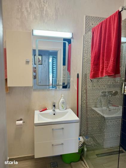 Apartament cu 2 camere decomandat în Apărătorii Patriei