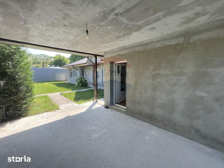 Casă cu 3 camere cu Teren 900 Mp în Mera