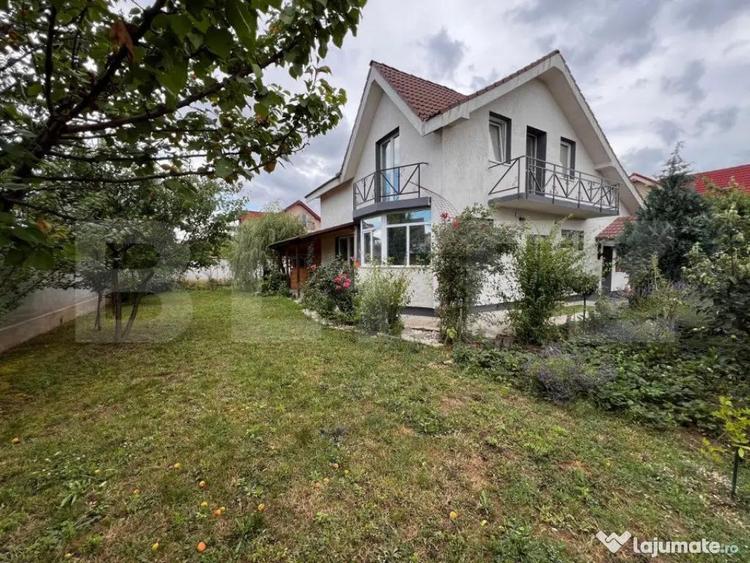 Casă cu 4 camere cu Teren 500 Mp în Central
