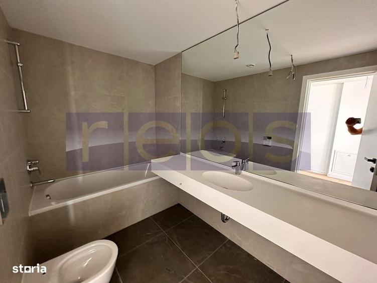 Apartament cu 3 camere în Petricani