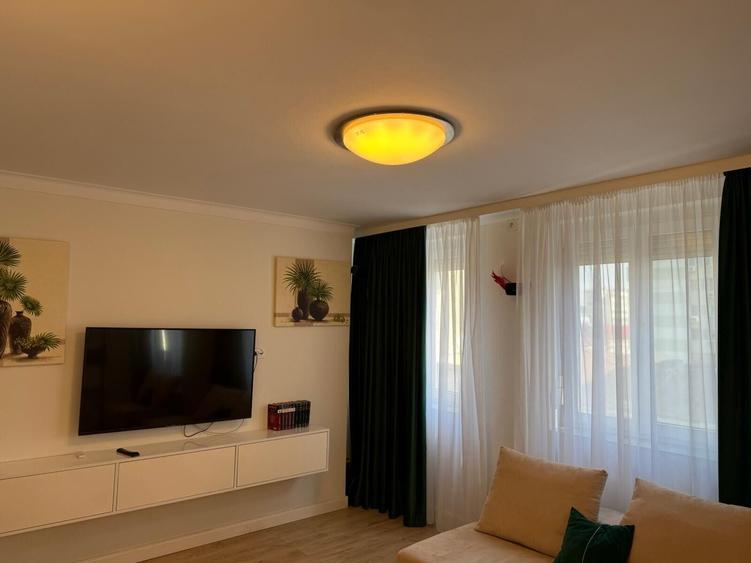 Apartament cu 2 camere decomandat, mobilat în P-ța Romană