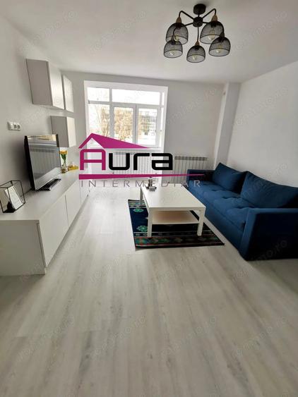 Apartament cu 2 camere nedecomandat în Piața Veche