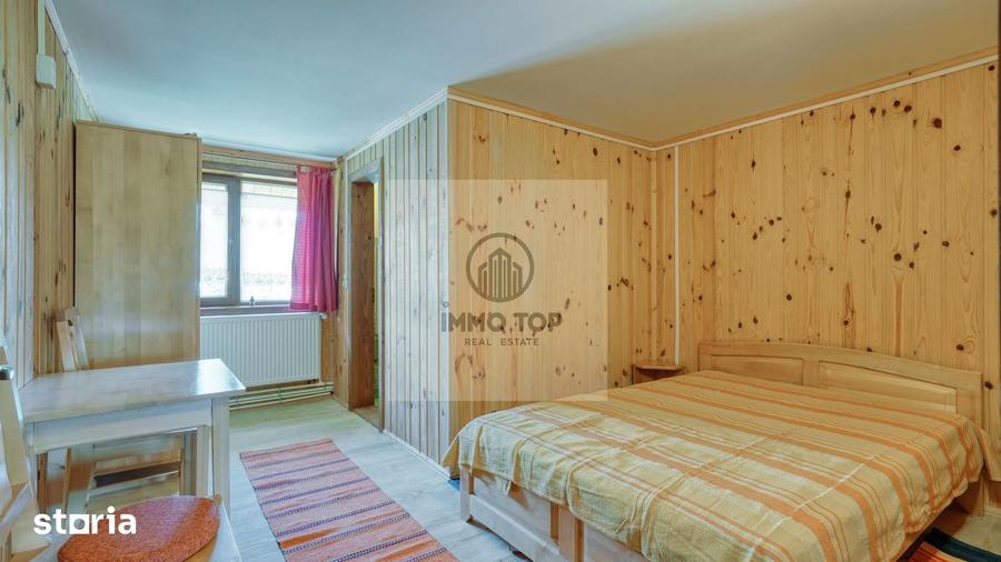 Casă cu 8 camere cu Teren 700 Mp în Vidra