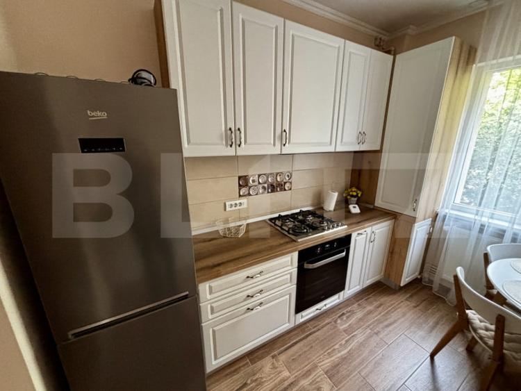 Apartament cu 4 camere decomandat în Central