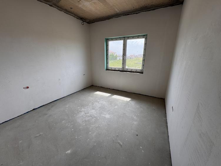 Duplex cu 3 camere cu Canalizare în Moșnița Nouă