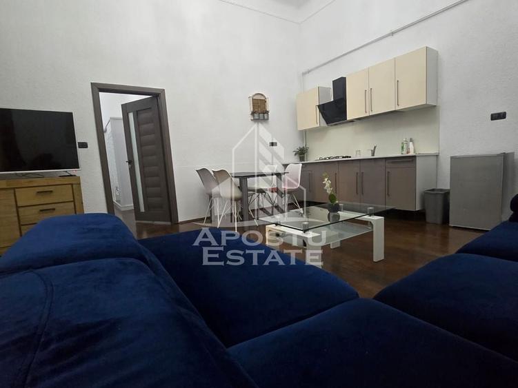 Apartament cu 2 camere decomandat, mobilat în Ultracentral