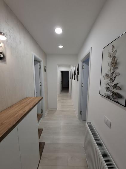 Apartament cu 3 camere decomandat, mobilat în Gara