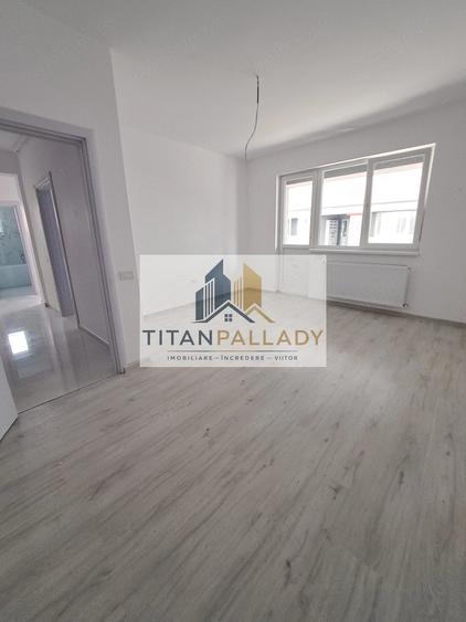 Apartament cu 3 camere decomandat în Titan