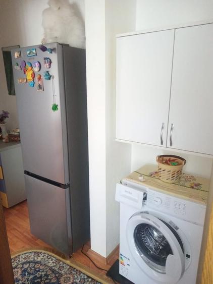 Apartament cu 4 camere semidecomandat în Petros