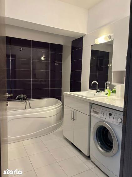 Apartament cu 3 camere decomandat, mobilat în Pajura