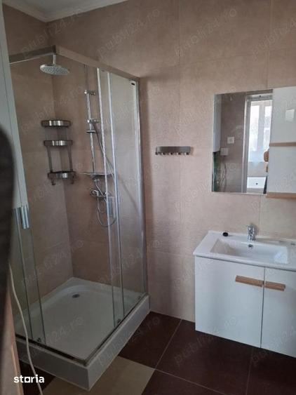 Apartament cu 3 camere decomandat, mobilat în Central