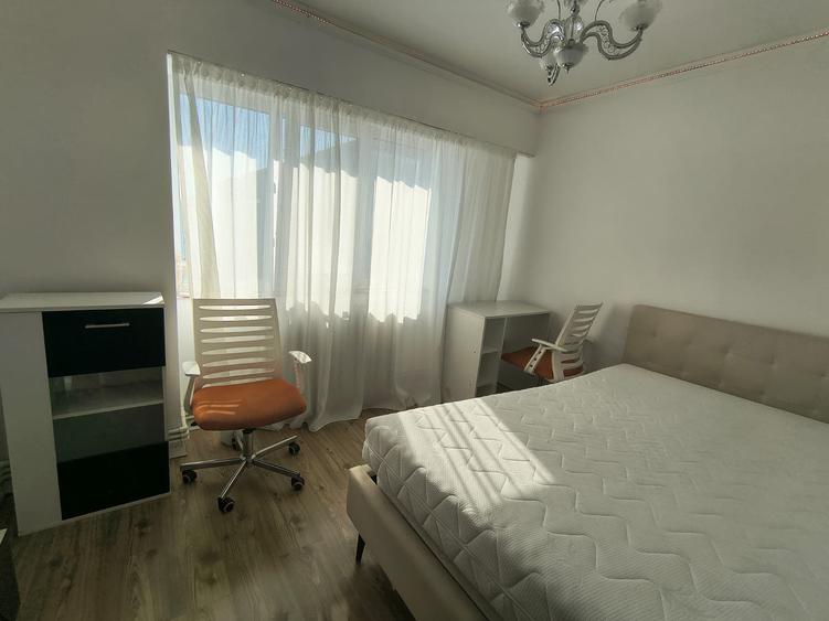 Apartament cu 3 camere decomandat în Central