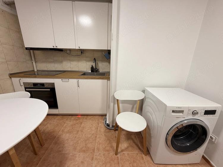 Apartament cu 3 camere semidecomandat în Balta Albă