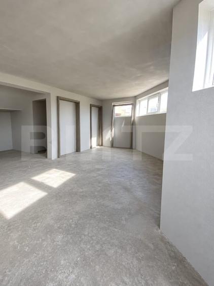 Casă individuală cu 4 camere cu Teren 2900 Mp în Exterior Sud