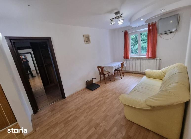 Apartament cu 4 camere în Tătărași