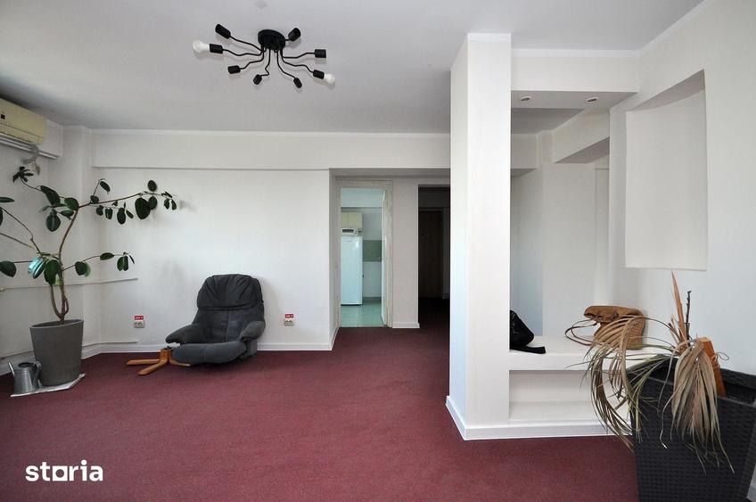 Apartament cu 4 camere în Obor