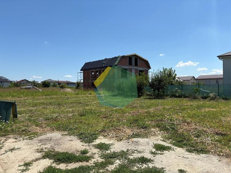 Teren Construcții intravilan de 600 mp, în Odăile