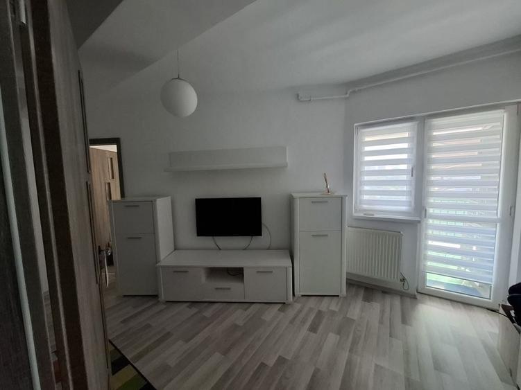 Apartament cu 2 camere semidecomandat în Titan