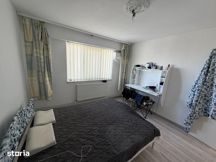 Apartament cu 3 camere decomandat în Casa de Cultură