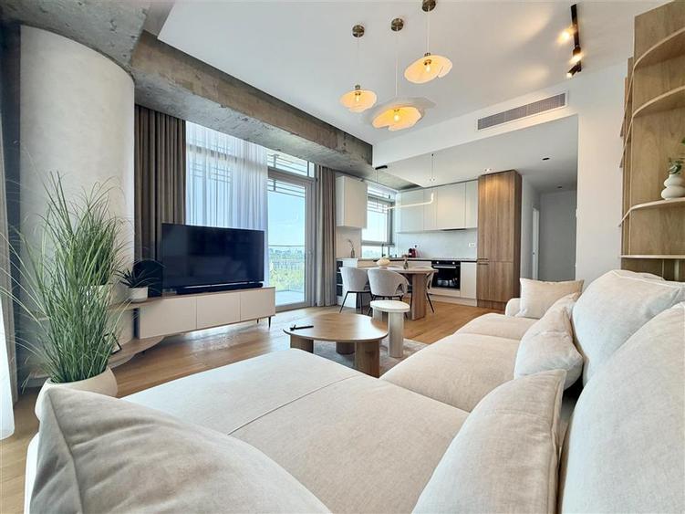 Apartament cu 3 camere decomandat, mobilat în Floreasca