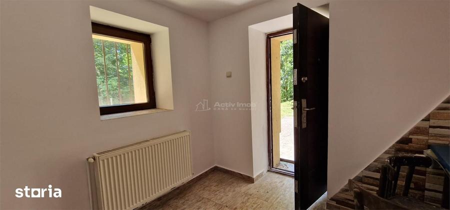 Casă cu 5 camere cu Teren 2122 Mp în Marginea