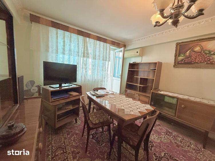 Apartament cu 2 camere semidecomandat în Independenței