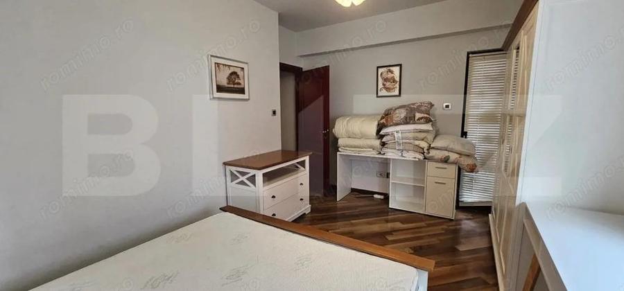 Apartament cu 3 camere decomandat, mobilat în Central