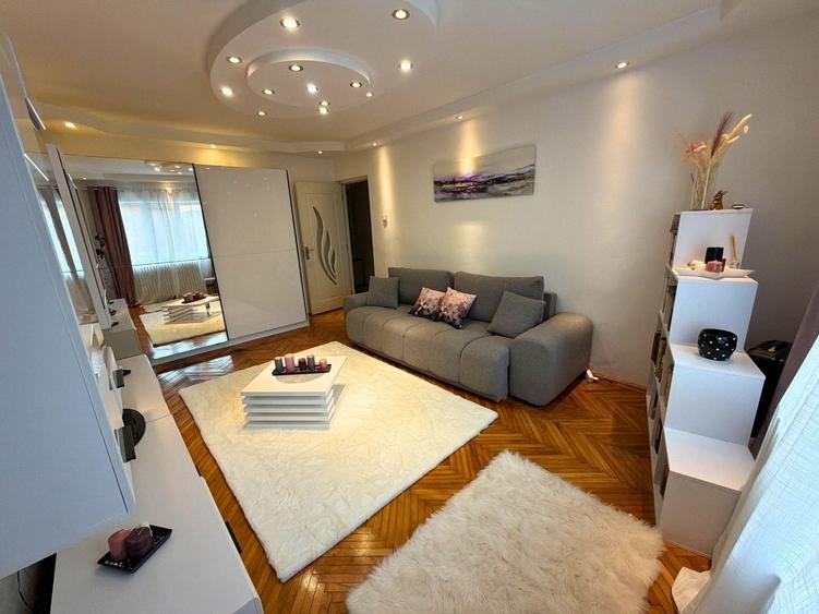 Apartament cu 2 camere decomandat, mobilat în Semicentral