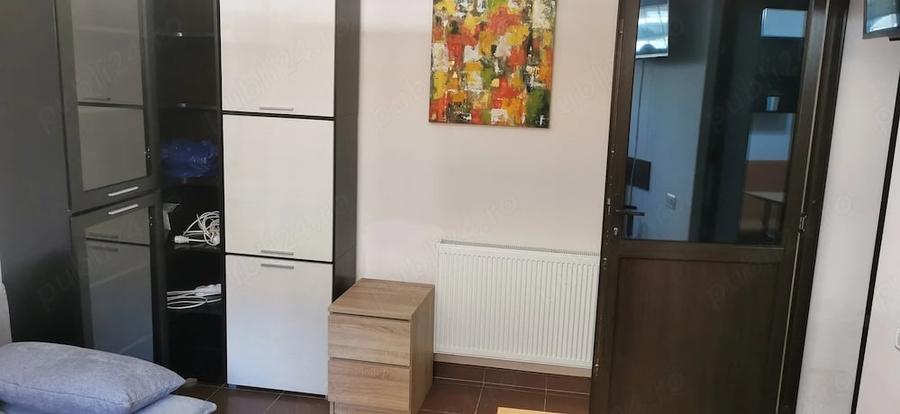 Garsonieră decomandată în Central