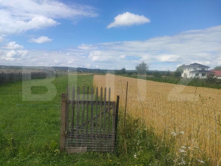 Teren Construcții intravilan de 6400 mp, în Vicovu de Sus