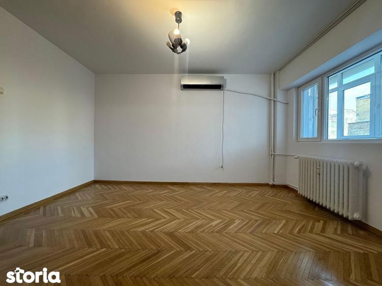 Apartament cu 3 camere semidecomandat în Dorobanți