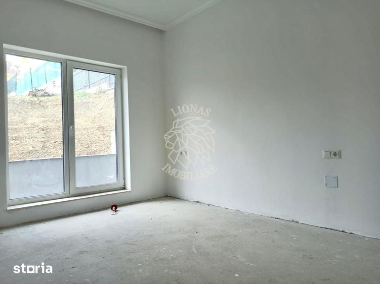 Casă cu 4 camere cu Teren 550 Mp în Central