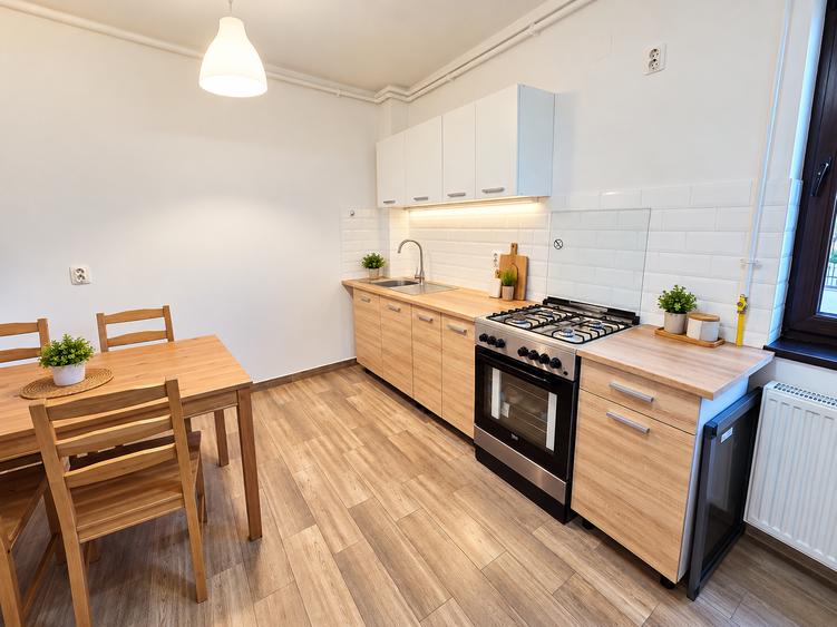 Apartament cu 2 camere decomandat în 13 Septembrie