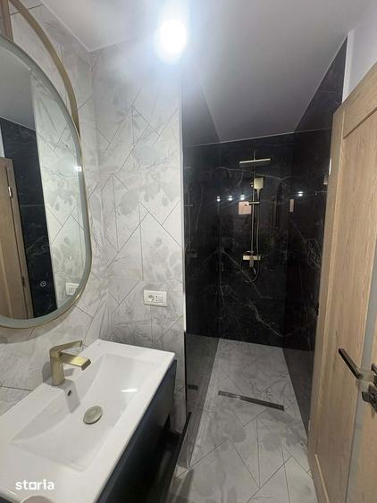 Apartament cu 3 camere decomandat în Astra