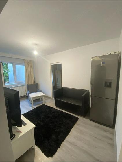 Apartament cu 3 camere decomandat în Big