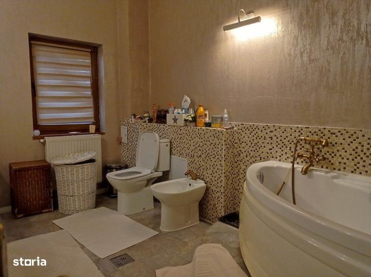 Casă cu 4 camere cu Teren 360 Mp în Craiovei