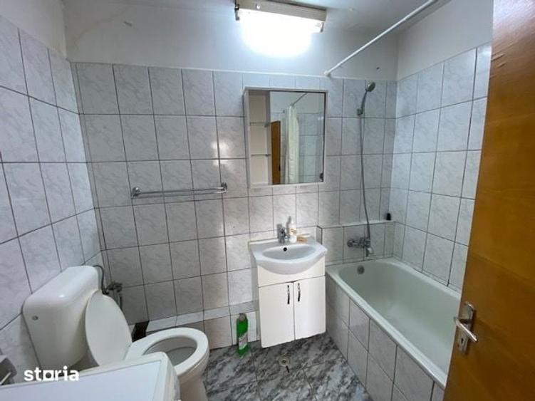 Apartament cu 2 camere decomandat în Tei