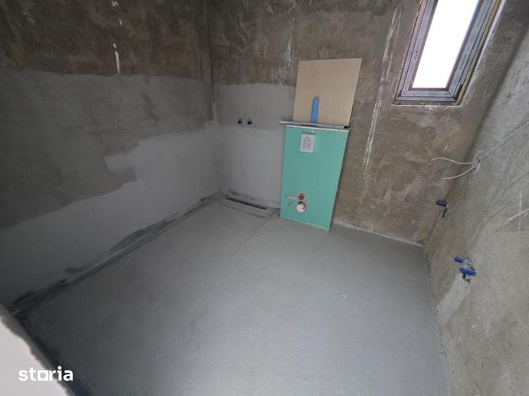 Casă cu 5 camere cu Teren 324 Mp în Fundeni