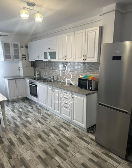 Apartament cu 2 camere semidecomandat, mobilat în Horea