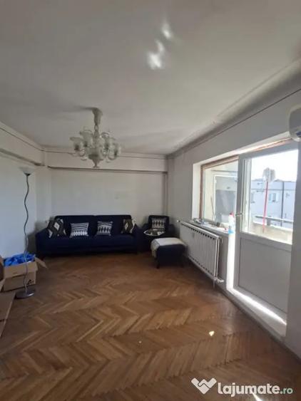 Apartament cu 4 camere decomandat în Lăpuș Argeș