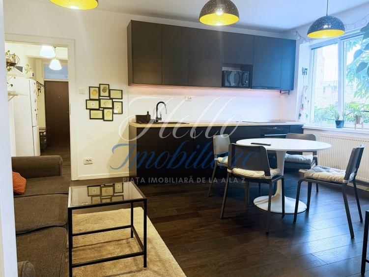 Apartament cu 3 camere semidecomandat în Horea