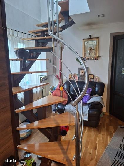 Casă cu 4 camere cu Teren 650 Mp în Vulcan